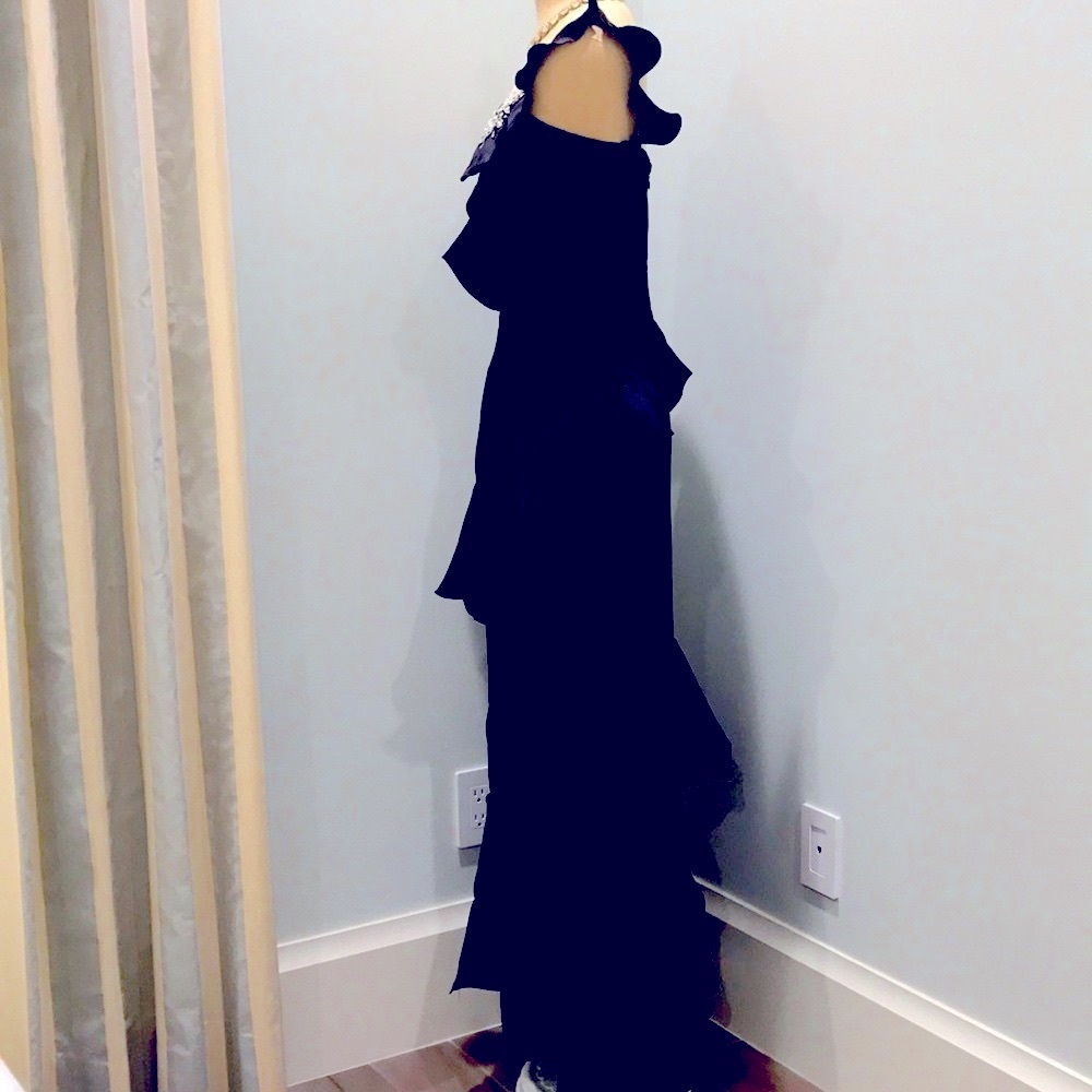 💯✅ AUTHENTIC ARNALDO COUTURE ONE SHOULDER GOWN - Picture 4 of 5